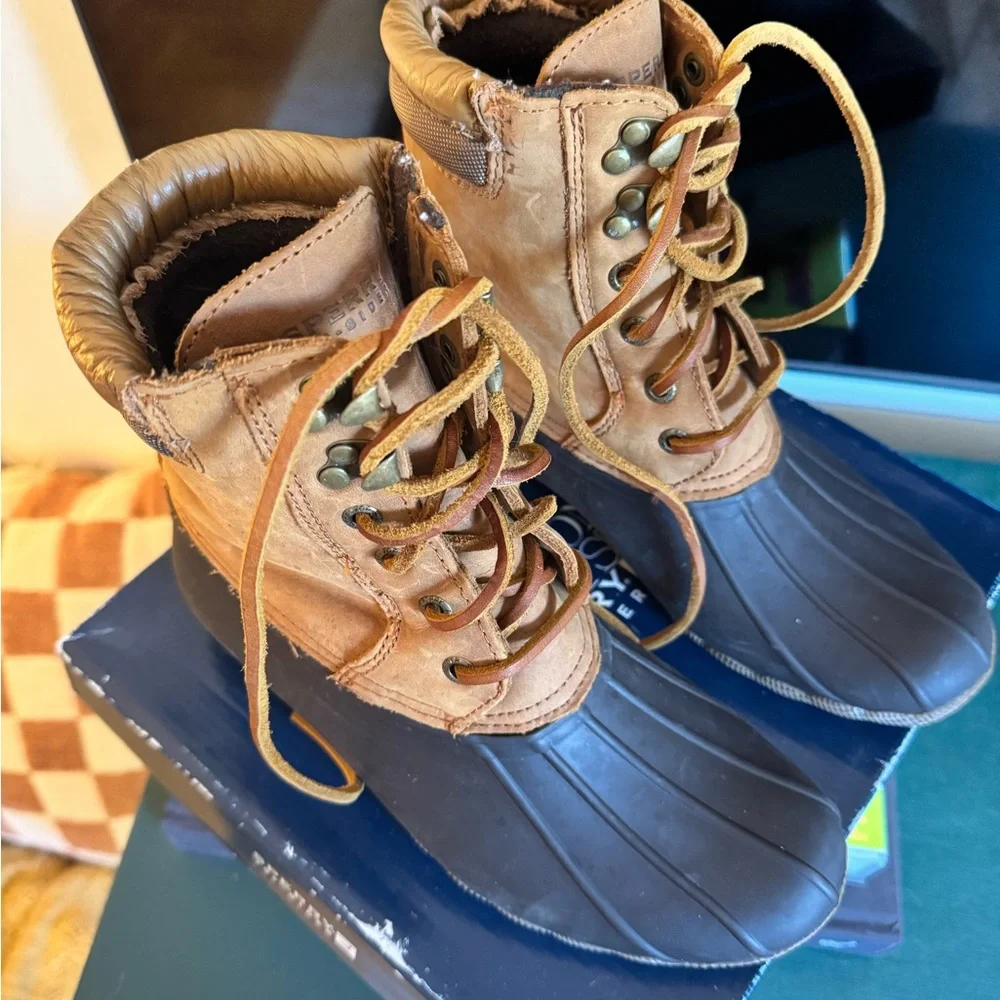 Sperry Two-Tone Brown and Tan Lace-Up Boots